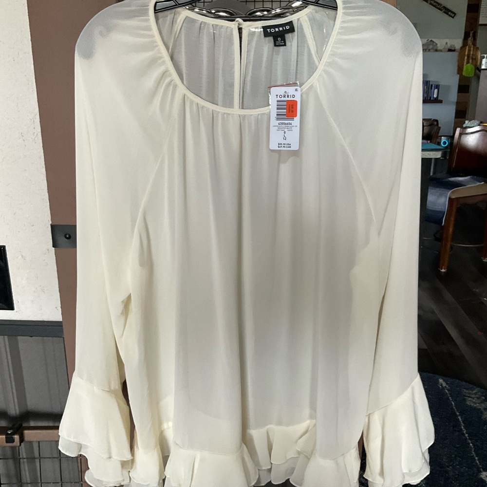 torrid Cream Ruffle-Hem Long Sleeve Blouse